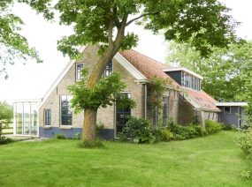fijn groot vakantiehuis met grote tuin Lauwersmeer Friesland