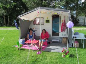 retro caravan camping Friesland Niederlande