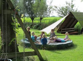 Chillen auf dem Trampolin camping Kollum Friesland Niederlande