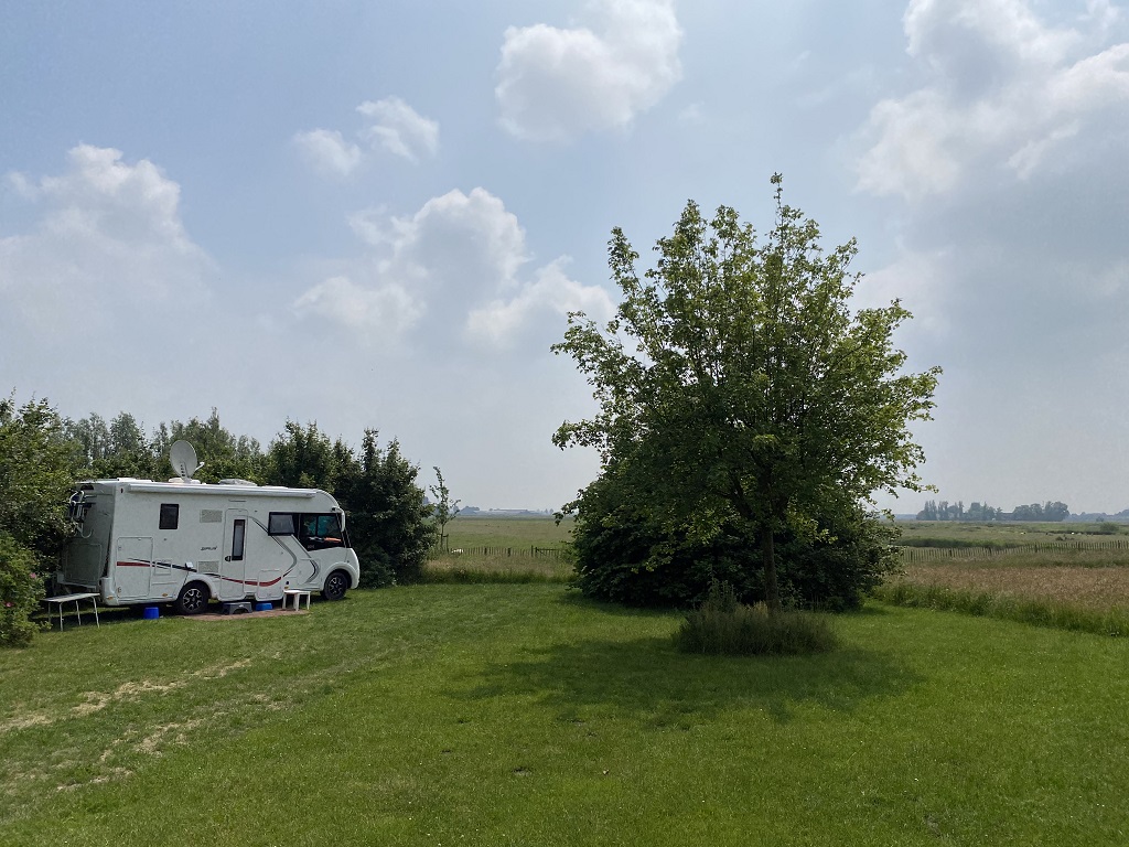 Camper camping Lauwersmeer