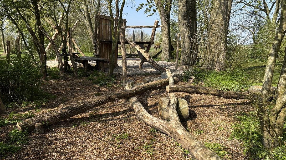 Natuurlijke speelplaats minicamping Friesland Lauwersmeer